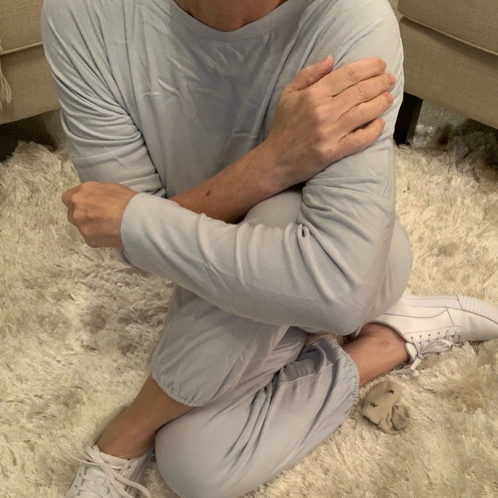 Eberjey lounge top. Large. Boxy, long sleeves. Top is 23” from shoulder to hem.